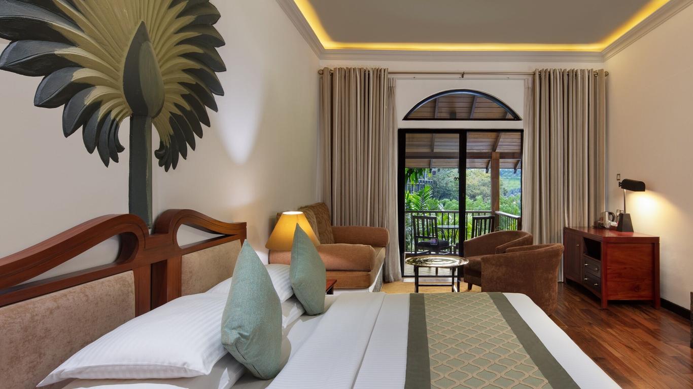 Earl's Regency Hotel