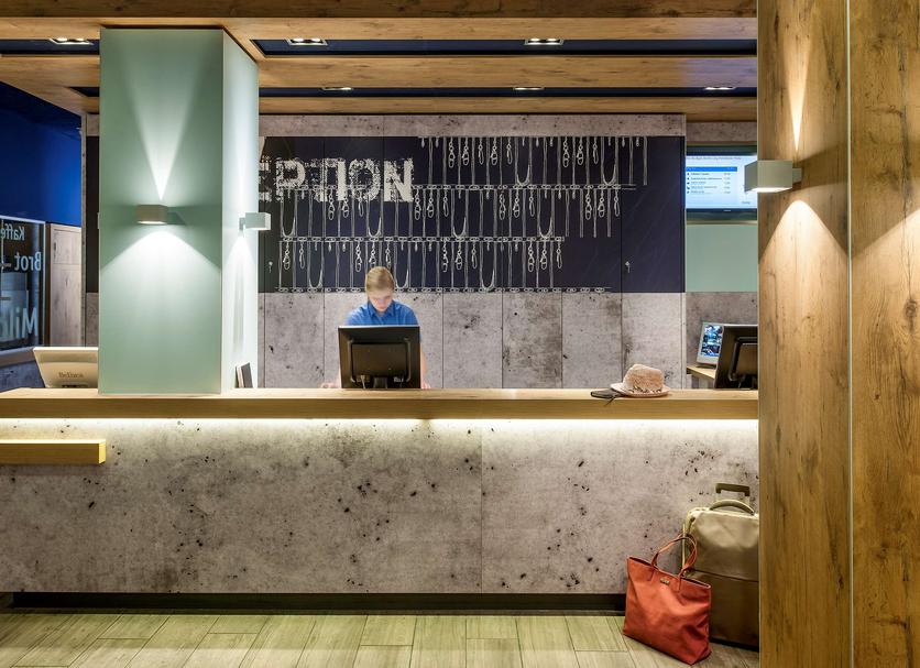 Front desk Photo