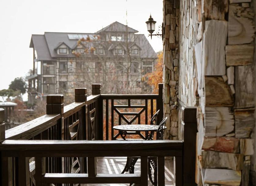 Balcony Photo