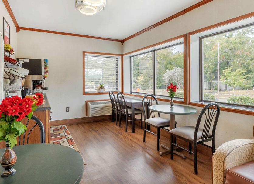 Dining room Photo