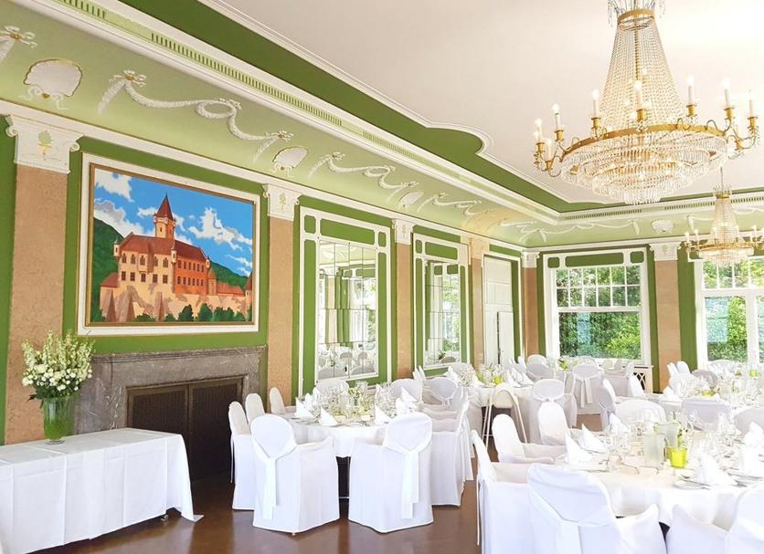 Banquet hall Photo