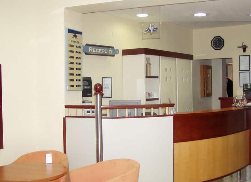 Front desk Photo