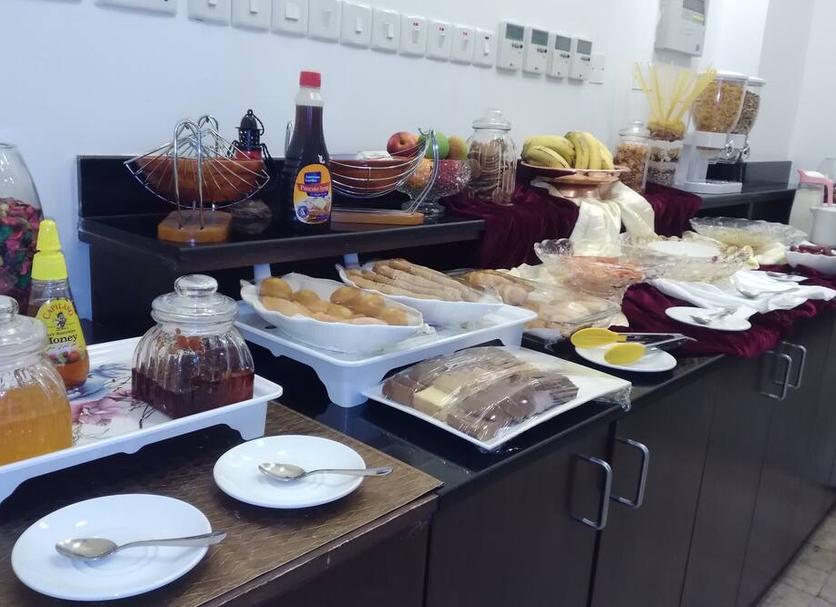 Buffet Photo