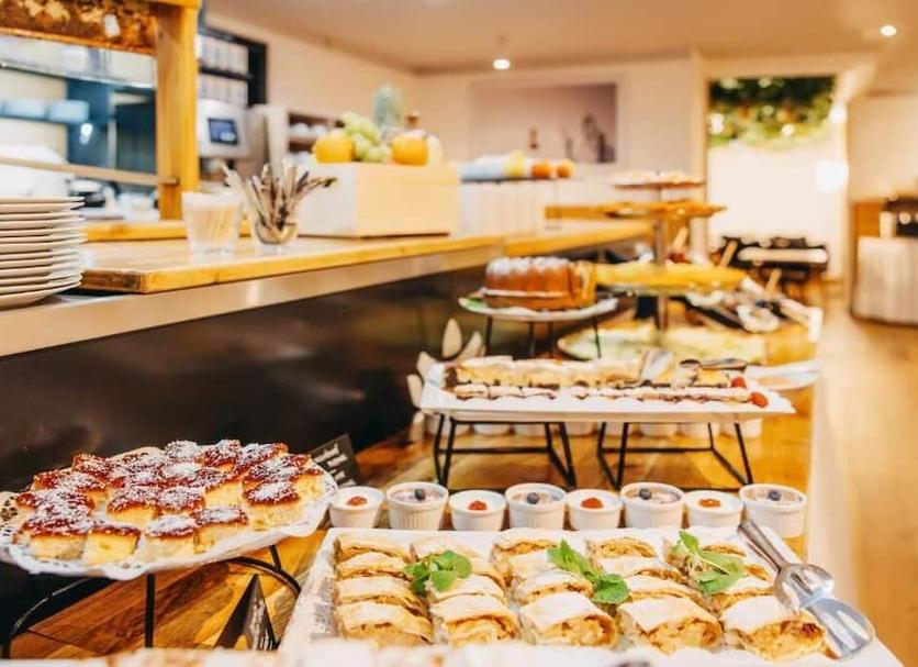 Buffet Photo