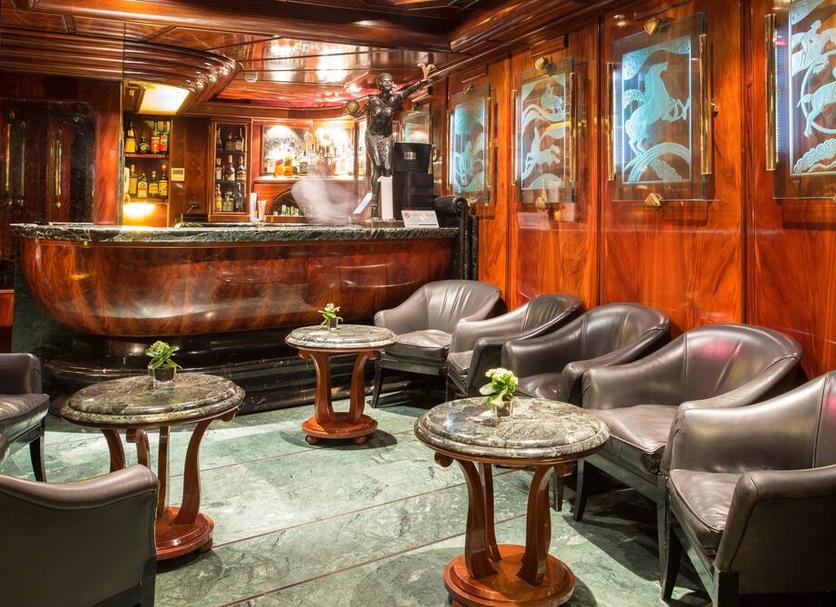 Bar Photo