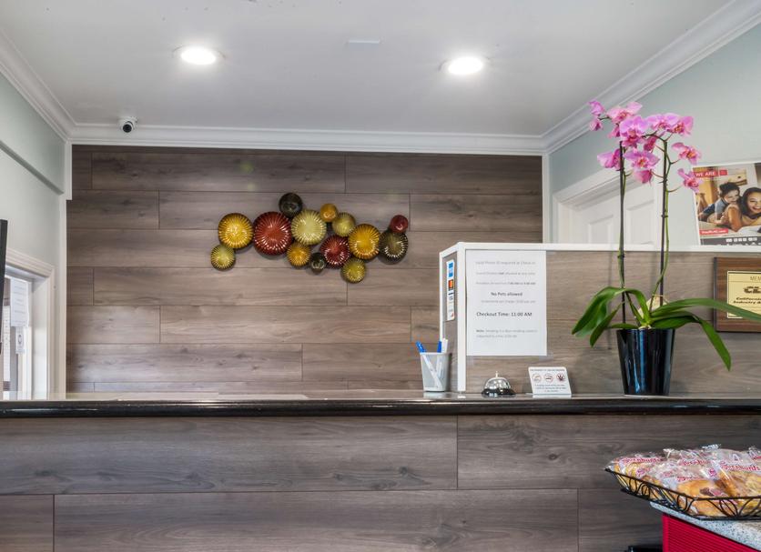 Front desk Photo