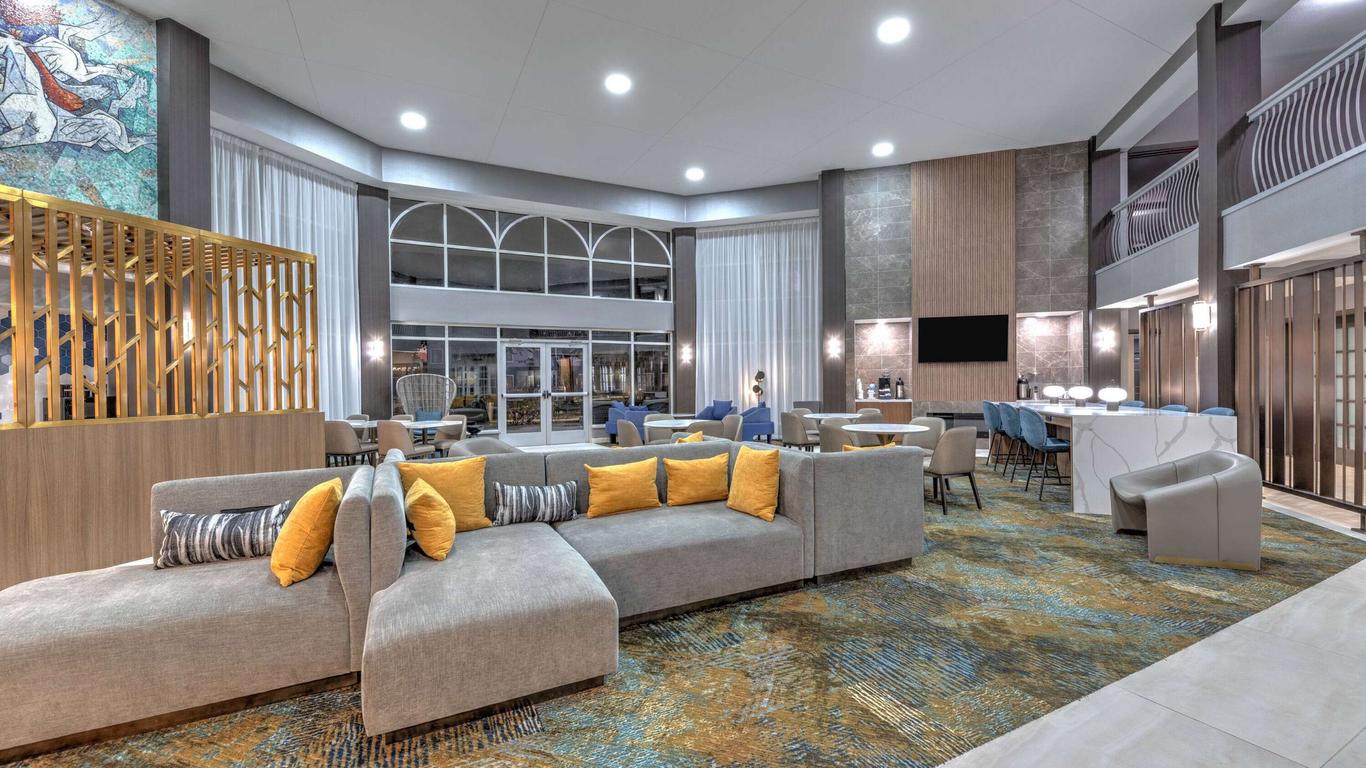 La Quinta Inn & Suites By Wyndham Dallas Dfw Airport North