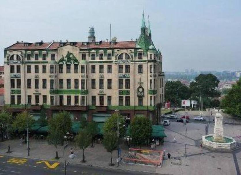 Building Photo