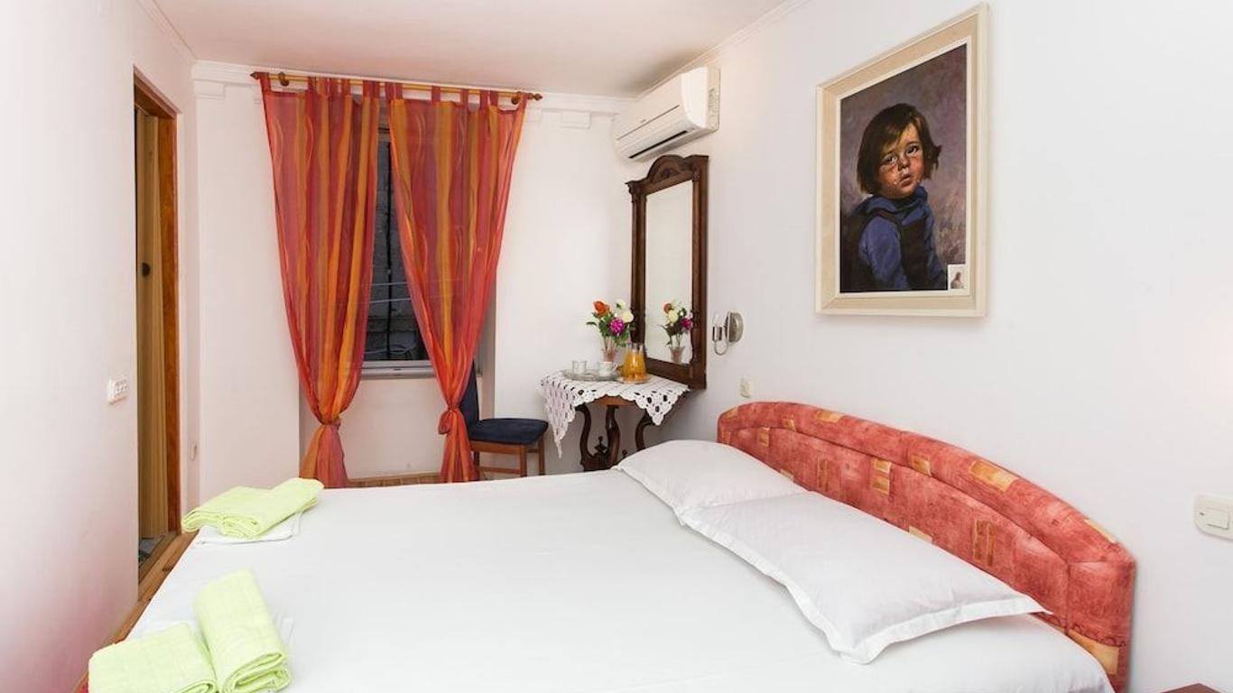 Rooms Fausta Old Town