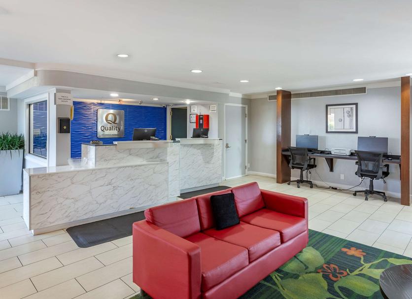 Front desk Photo