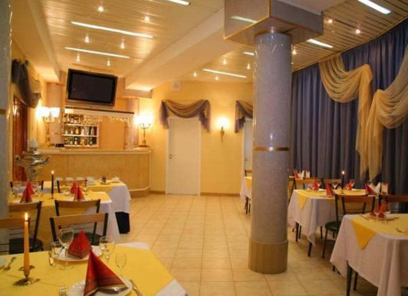 Restaurant Photo