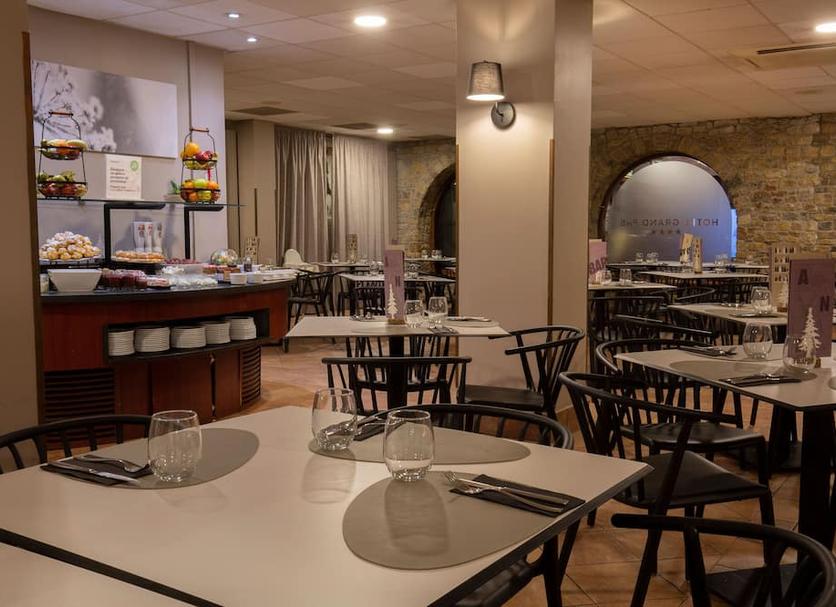 Restaurant Photo