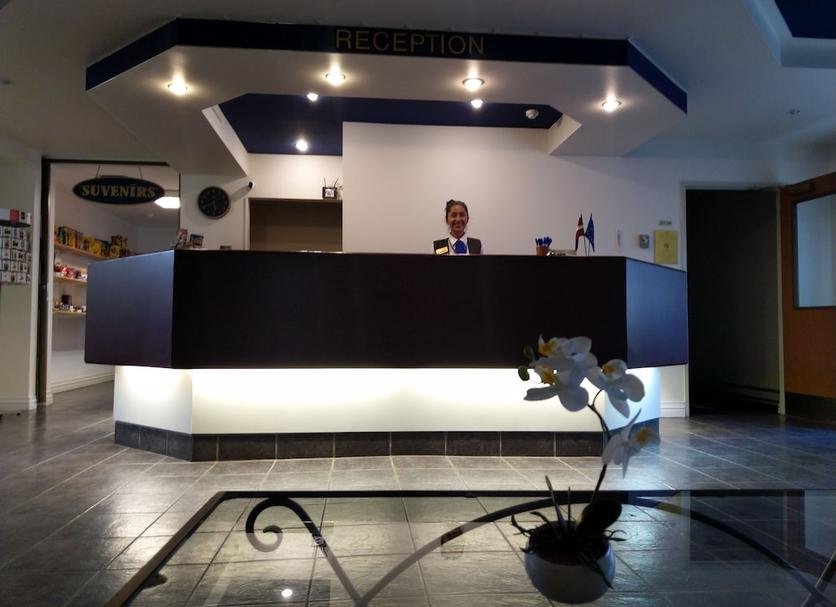 Front desk Photo