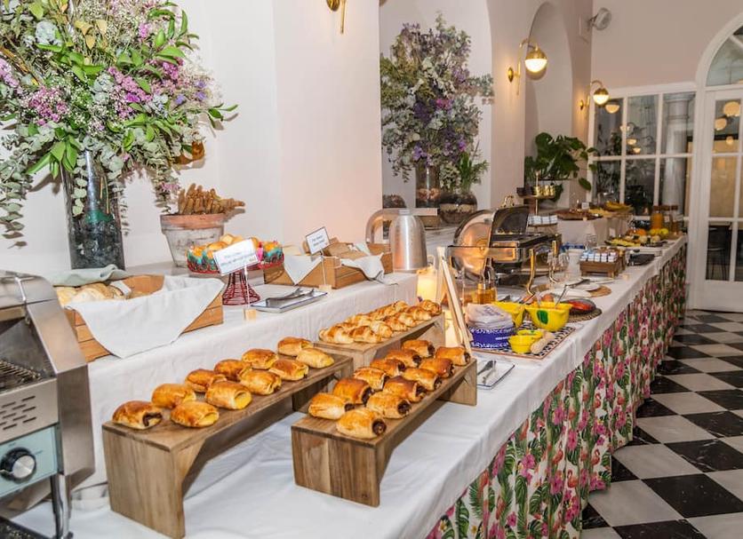 Buffet Photo