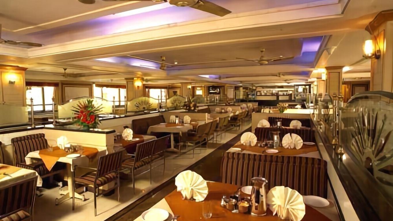 Hotel Nandhini - Minerva Circle