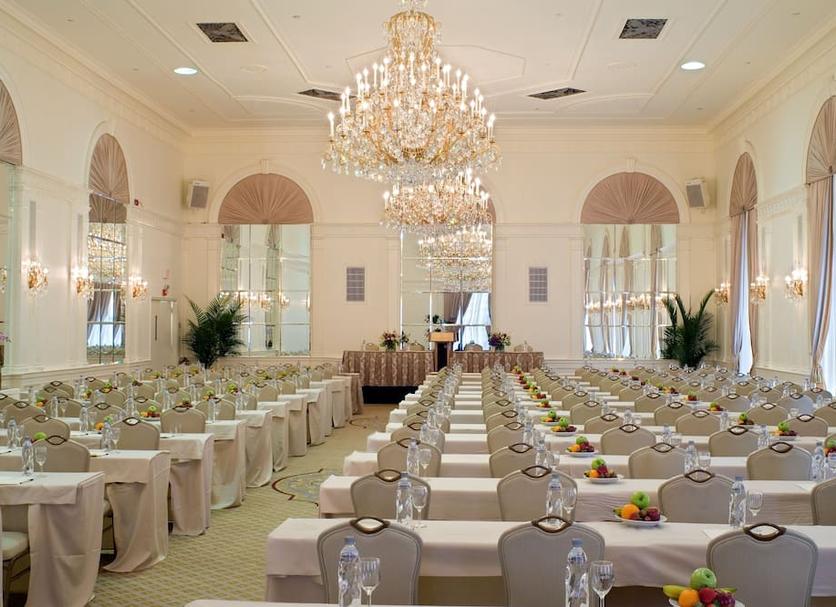 Banquet hall Photo
