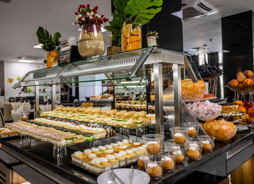 Buffet Photo