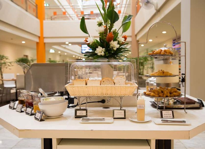 Buffet Photo