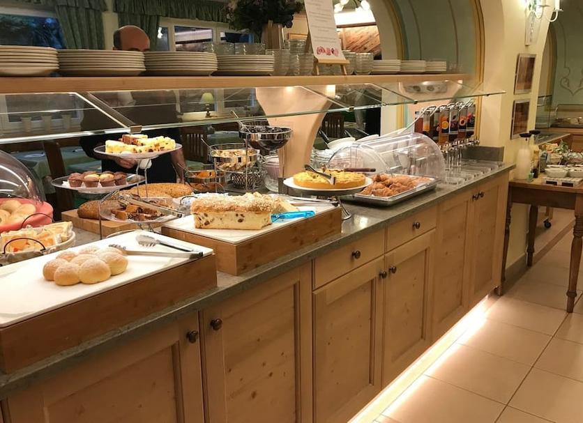 Buffet Photo