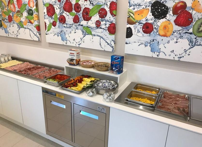 Buffet Photo