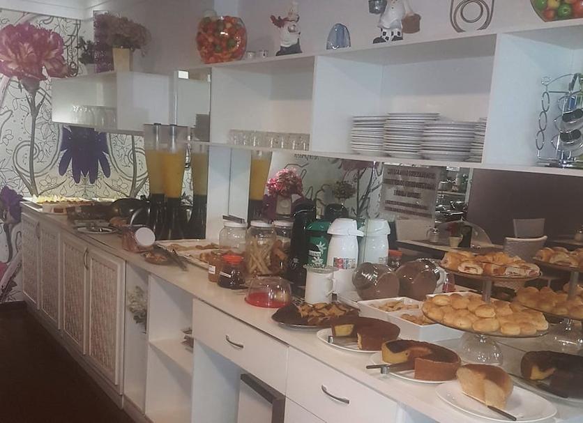 Buffet Photo