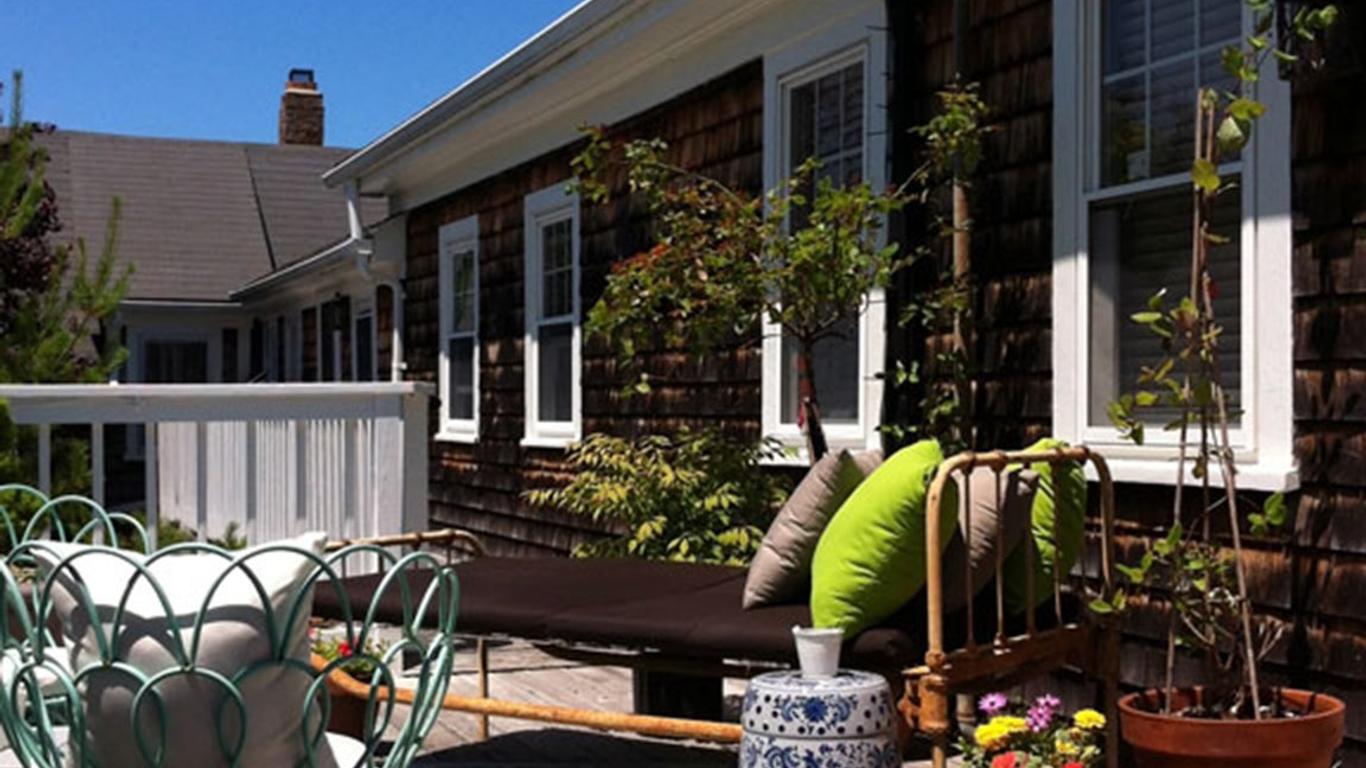 Salt House Inn
