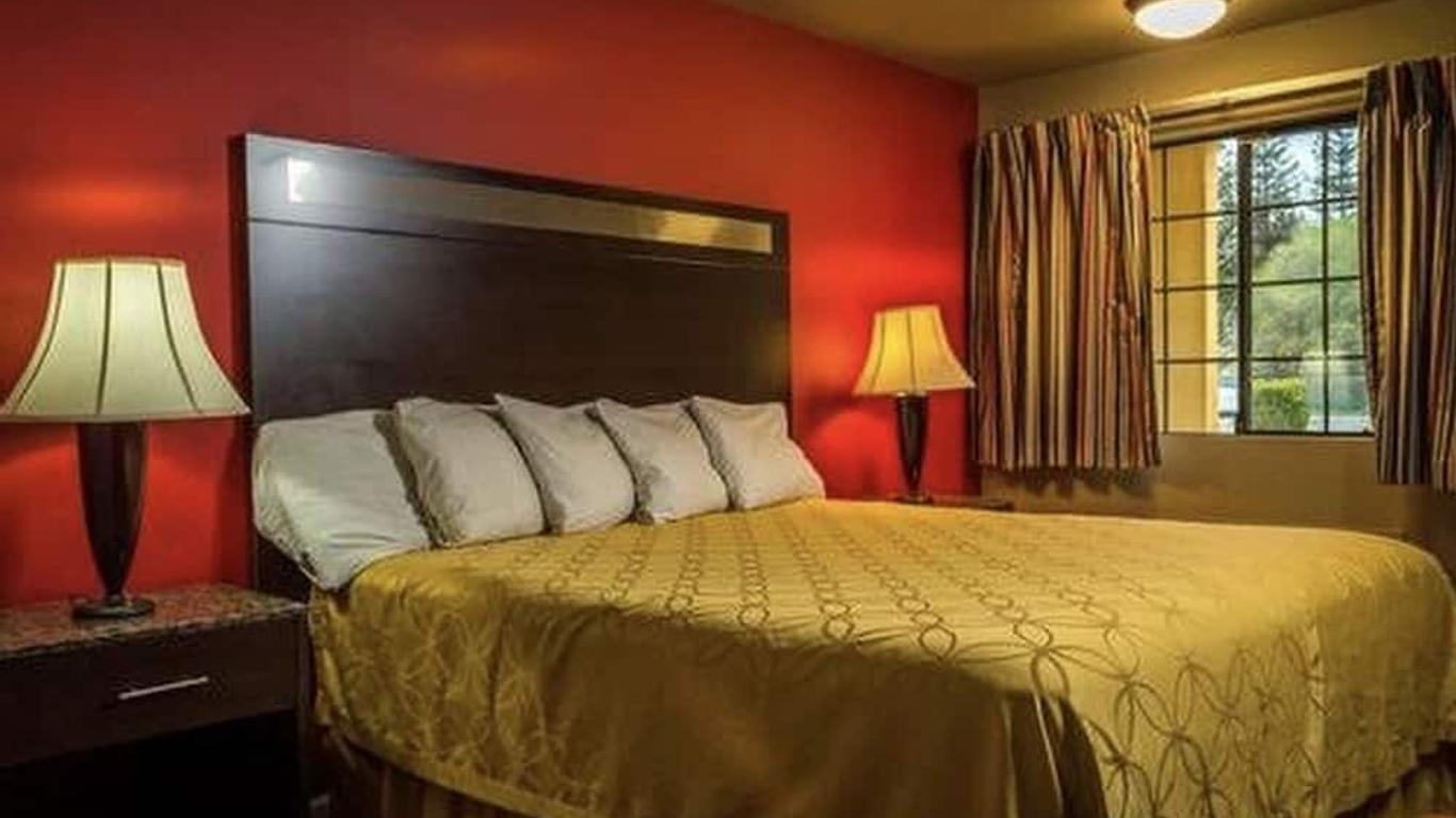 Crossroads Inn - Downtown Sacramento