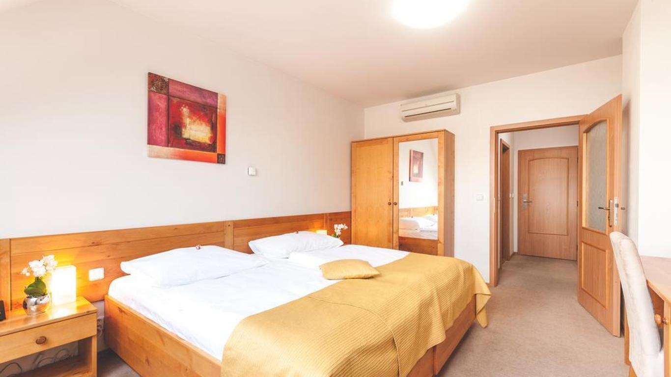 Hotel Slunecni Dvur