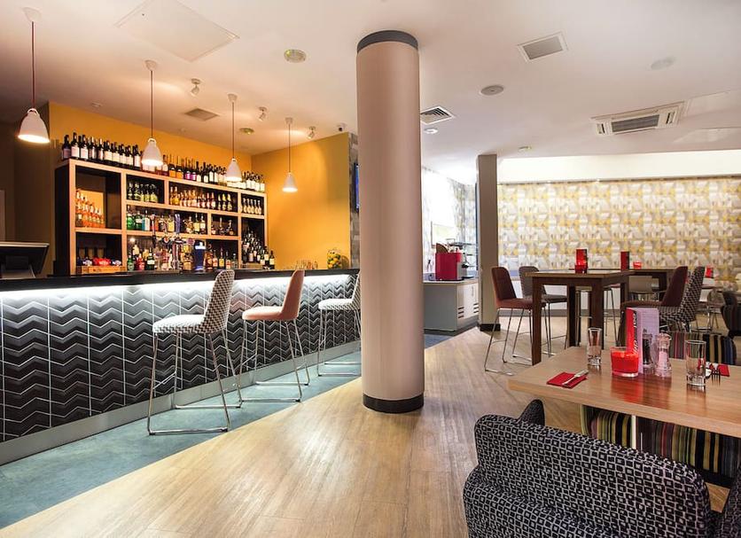 Bar Photo