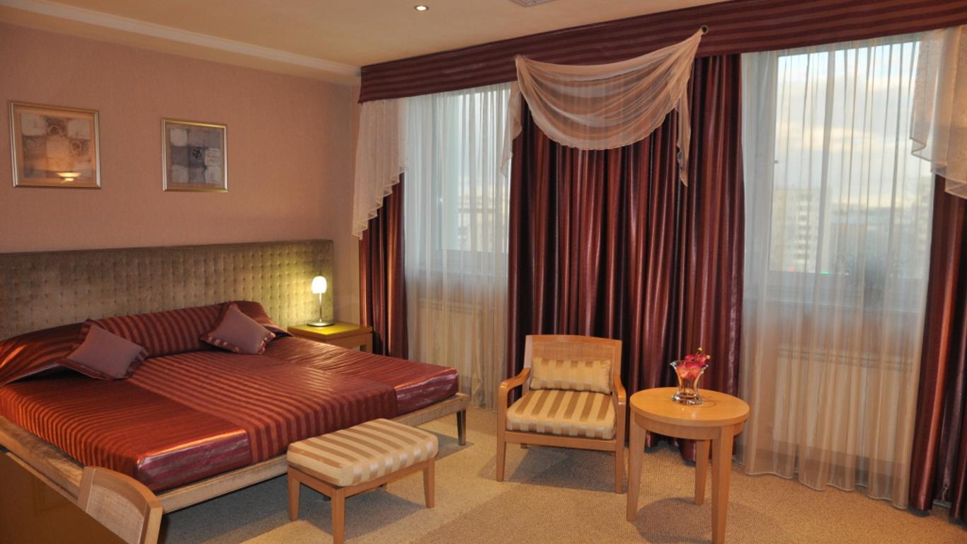 Persona Hotel