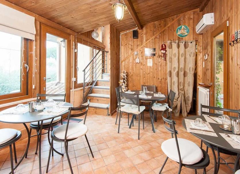 Restaurant Photo