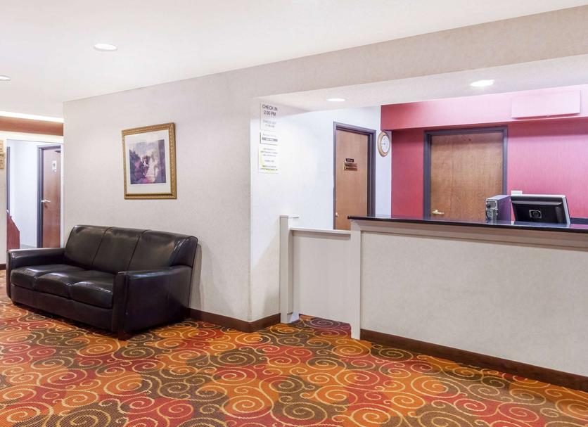 Front desk Photo