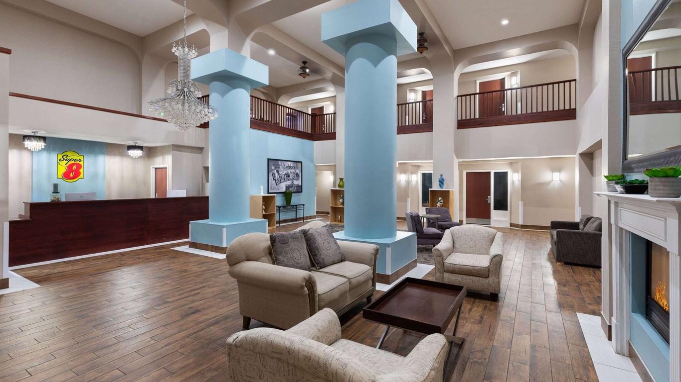 Super 8 by Wyndham Lubbock West