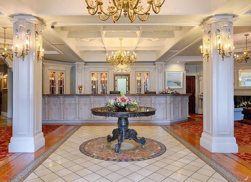 Front desk Photo