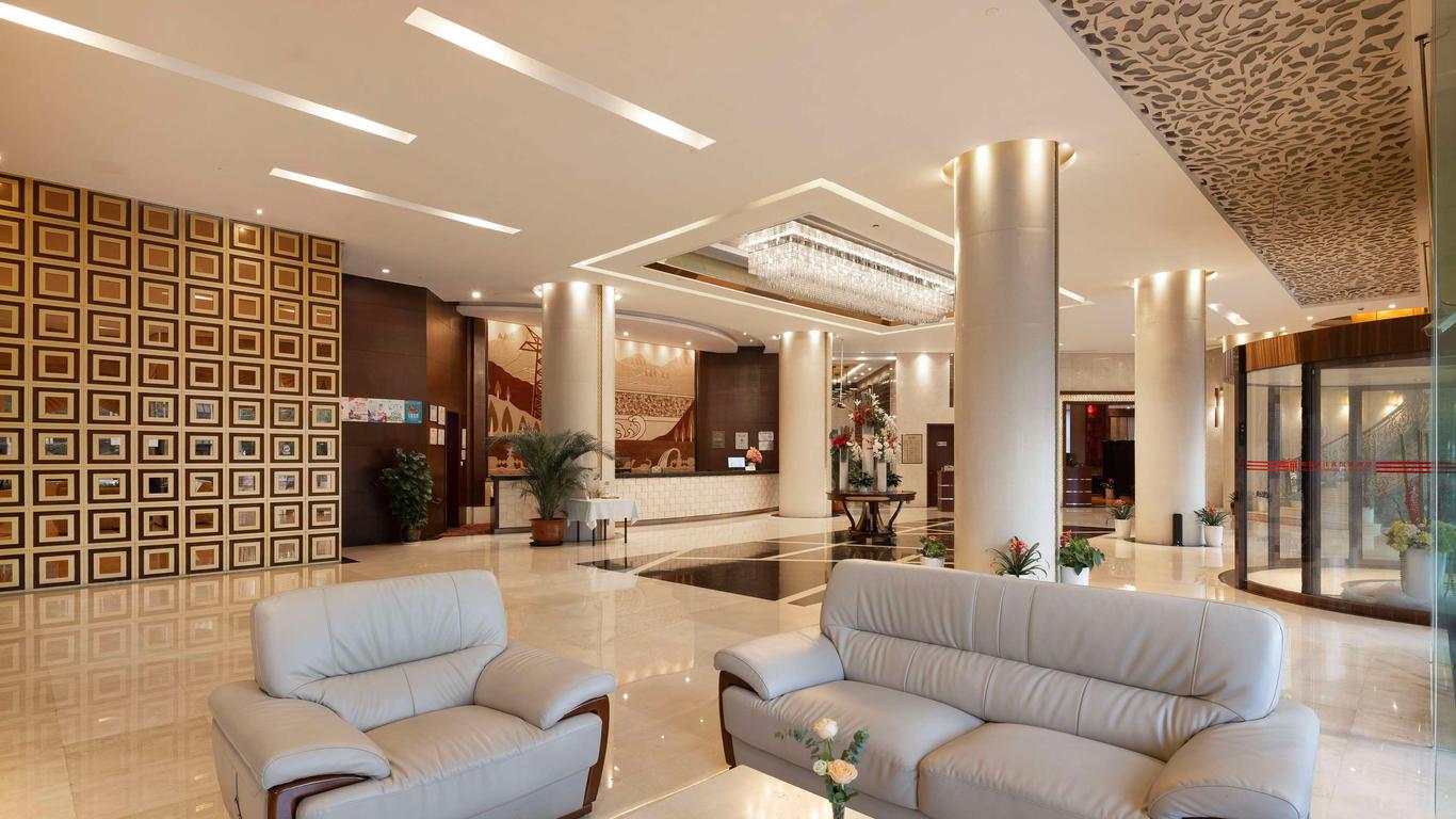 Paradise Jinjiang Hotel
