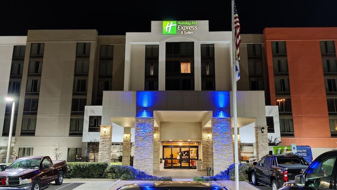 Holiday Inn Express & Suites Dallas Ft. Worth Airport South