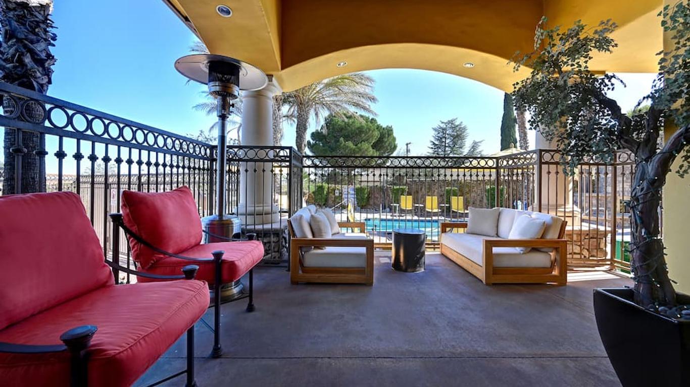 Bellasera Hotel & Suites Paso Robles, Tapestry by Hilton