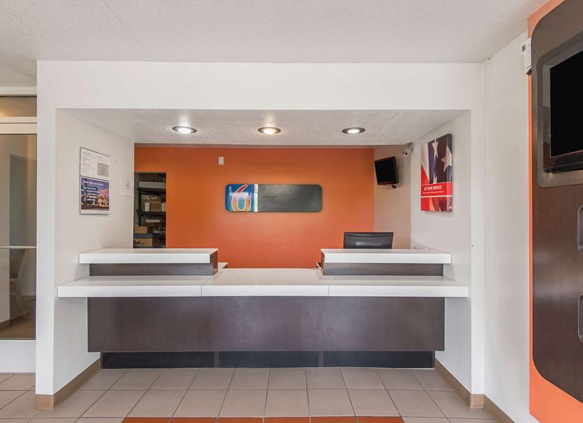 Front desk Photo