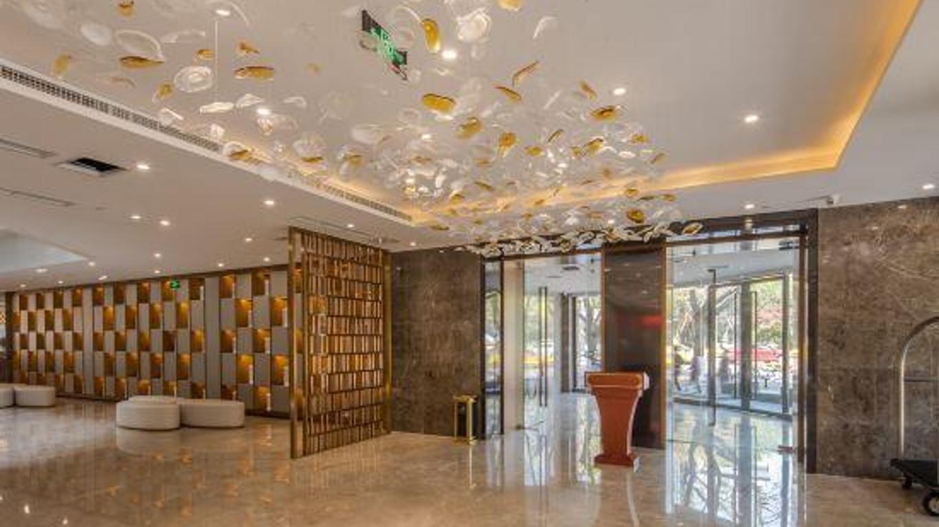 Xinhua Hotel (Chongqing Jiangbei Airport)