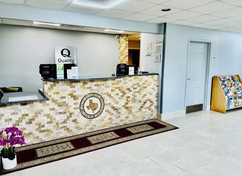 Front desk Photo
