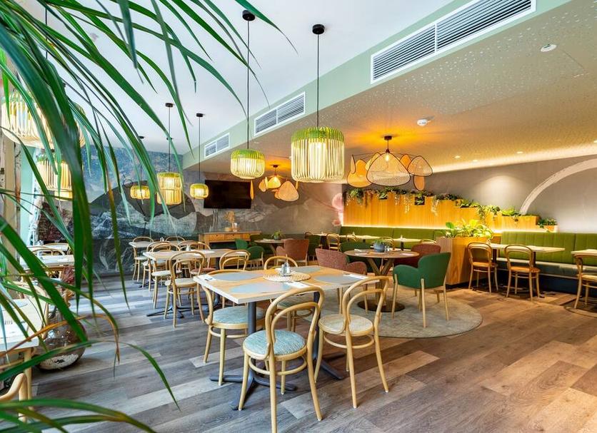 Restaurant Photo