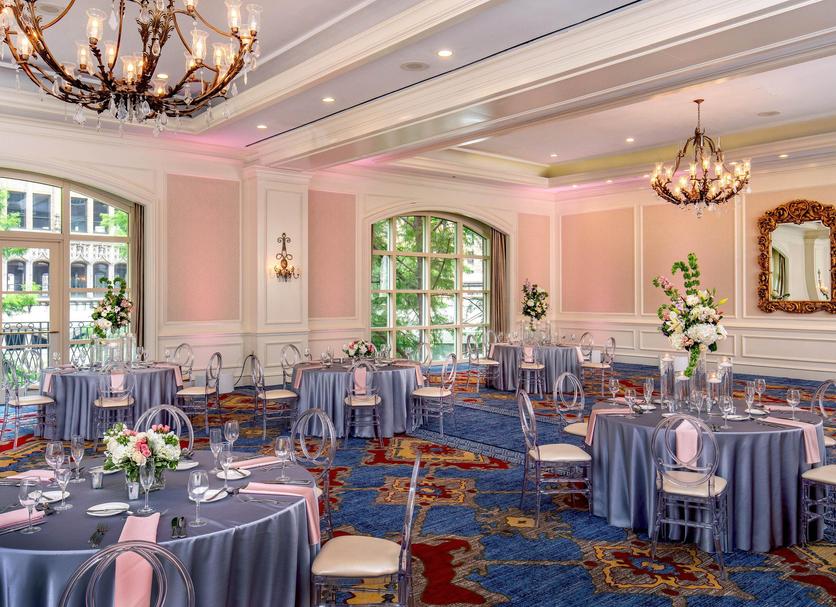 Banquet hall Photo