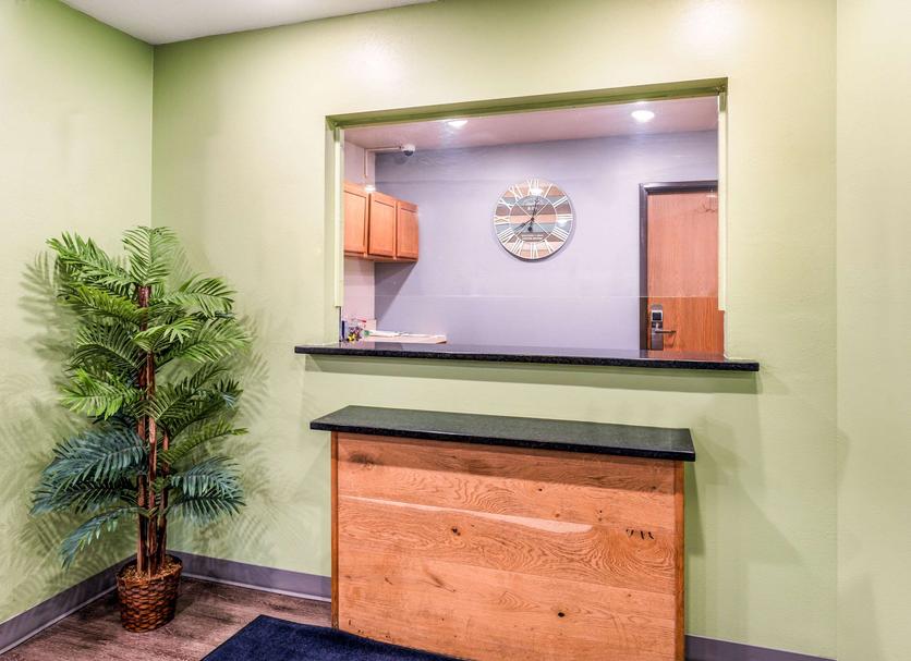 Front desk Photo