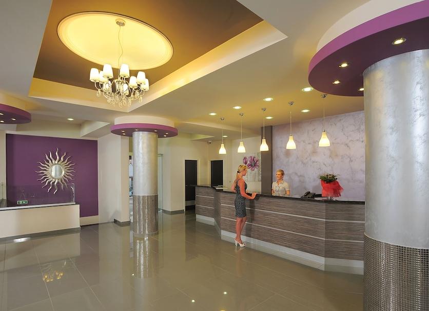 Front desk Photo