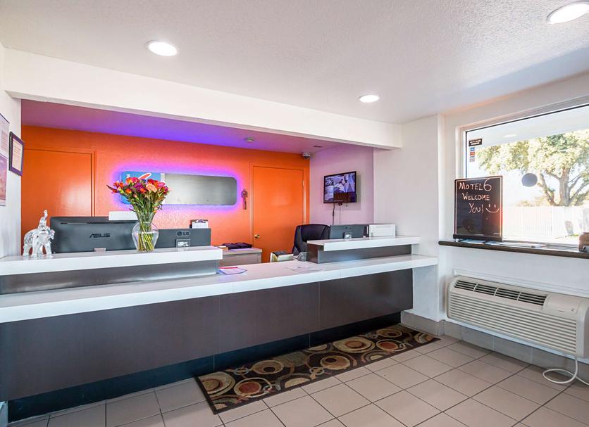 Front desk Photo