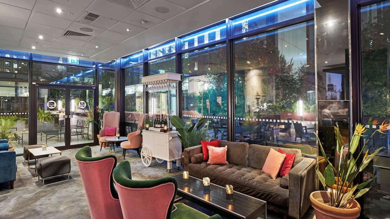 Novotel London West