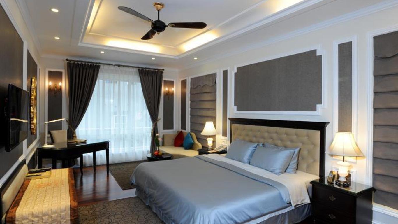 New Era Hotel and Villa