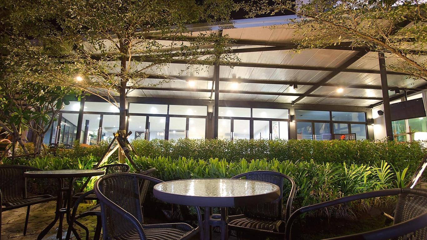 Prime Time Hotel Bang Saen