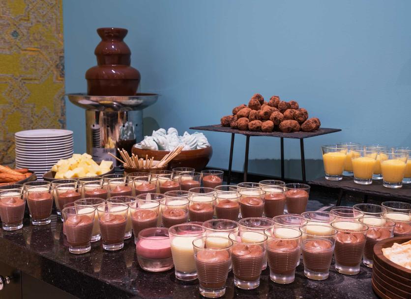 Buffet Photo