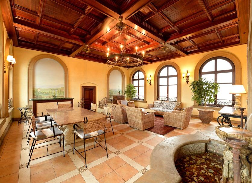 Dining room Photo